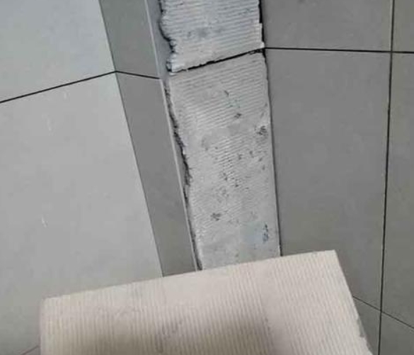 安阳市瓷砖空鼓维修公司分享下厨房瓷砖脱落的补救措施。